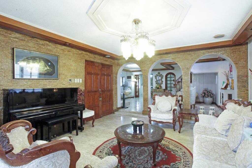 Big House In Quezon City Манила Екстериор снимка