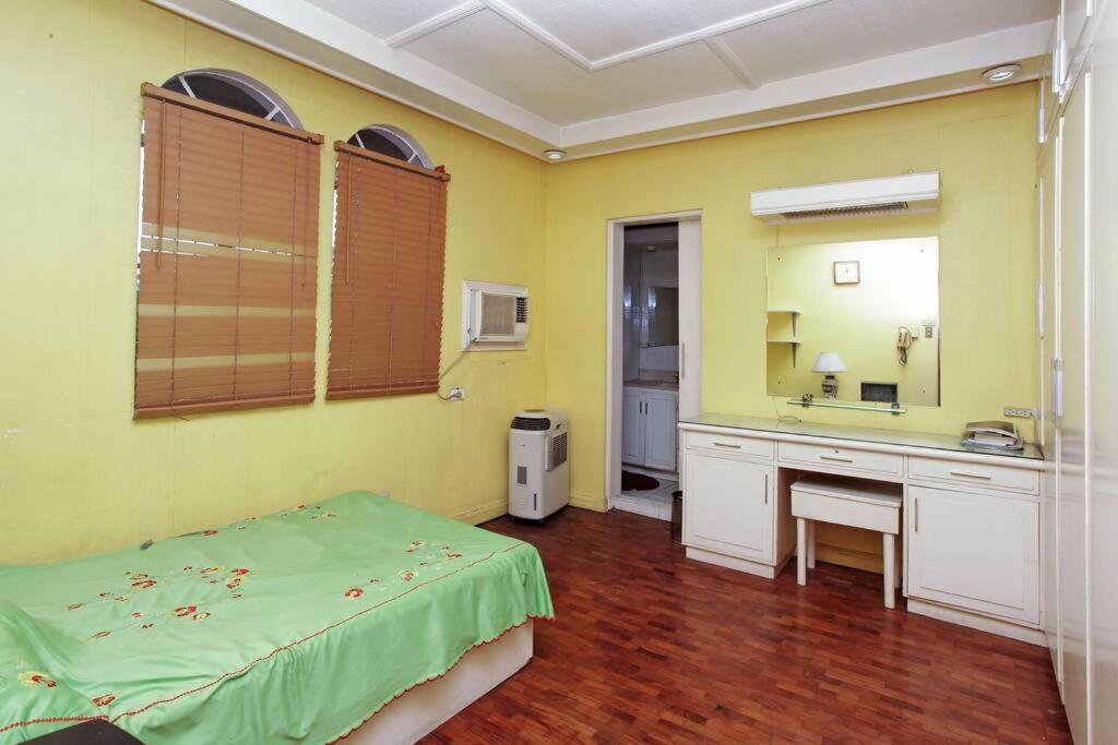 Big House In Quezon City Манила Екстериор снимка